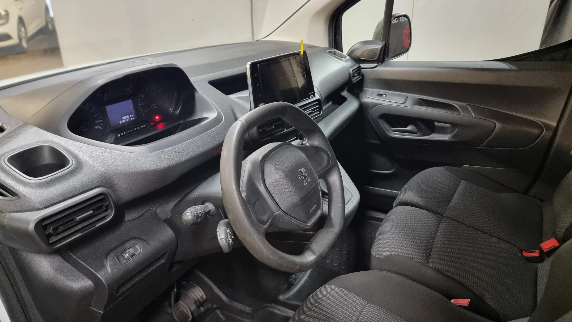 Peugeot Partner photo